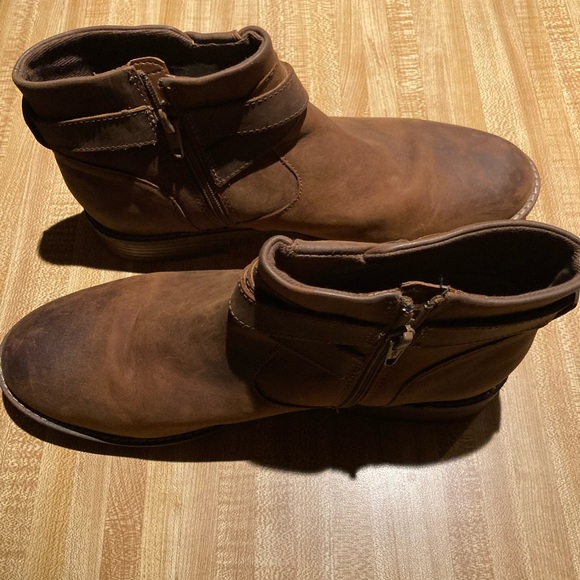 EC Clark’s Collection Brown Ankle Booties Size 8.5 - Picture 3 of 10
